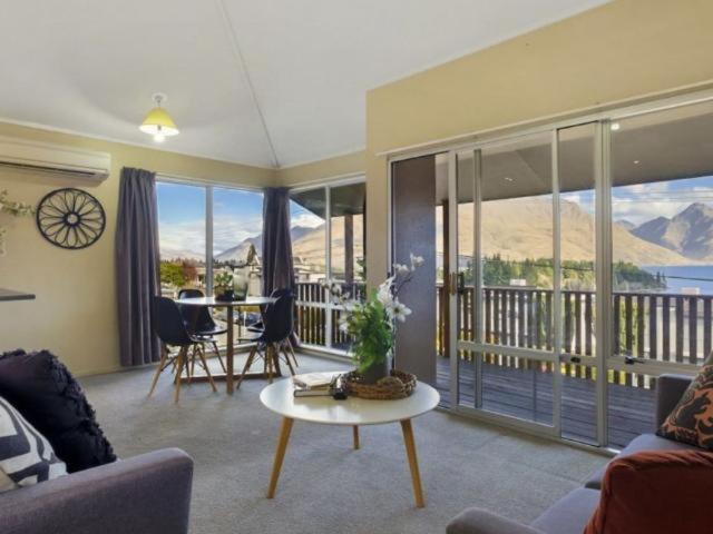Ultimate Convenience, Walk-To-Town Townhouse Villa Queenstown Bagian luar foto