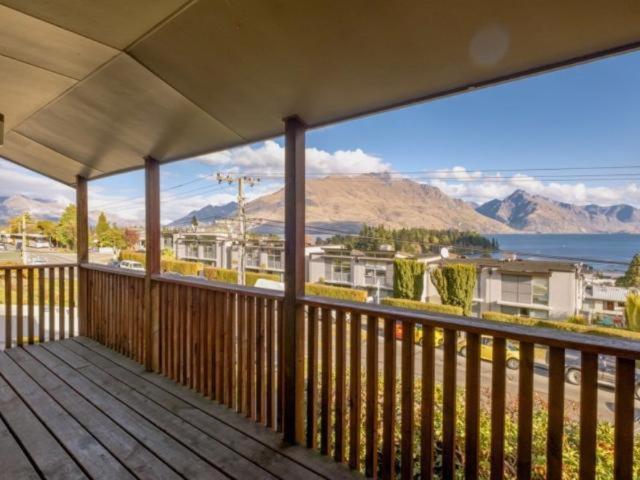 Ultimate Convenience, Walk-To-Town Townhouse Villa Queenstown Bagian luar foto
