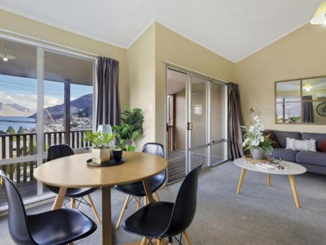 Ultimate Convenience, Walk-To-Town Townhouse Villa Queenstown Bagian luar foto