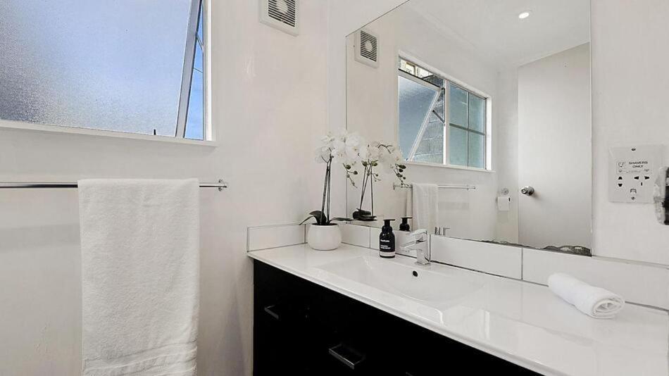 Ultimate Convenience, Walk-To-Town Townhouse Villa Queenstown Bagian luar foto